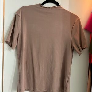 Ribbed Short Sleeve Top in Taupe nwot